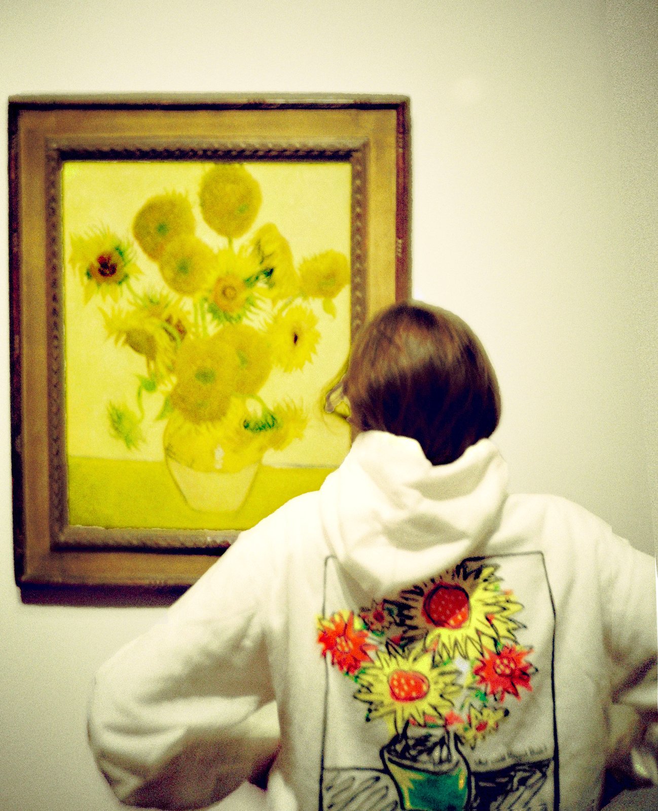 Van gogh hotsell sunflowers pullover sweatshirt